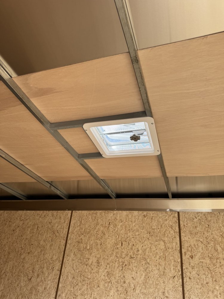 Mirage 8.5x24 9,900 Enclosed