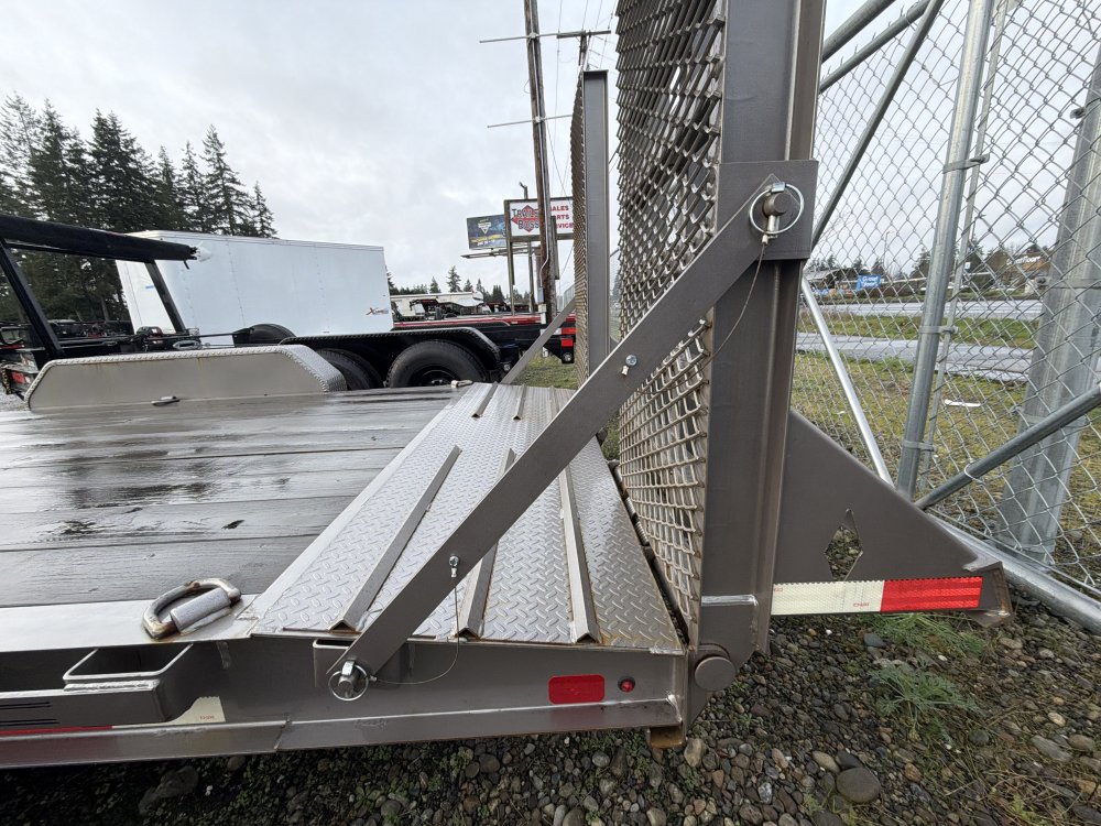 Diamond C 7x20 14,900 Deck In-Between