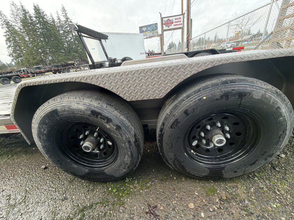 Diamond C 7x20 14,900 Deck In-Between