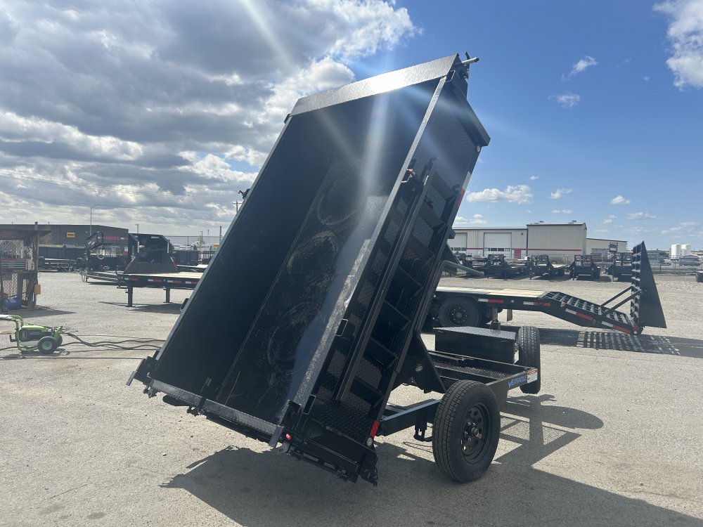 Versatile 5x8 2,990 Dump
