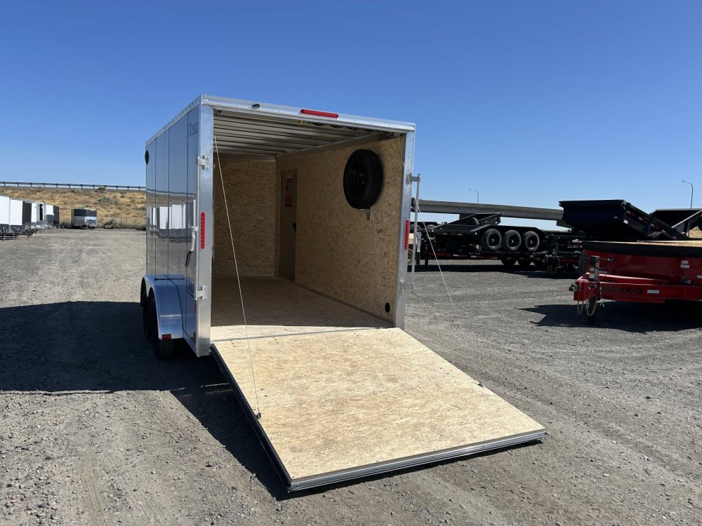 Xpress 7x16 7,000 Enclosed
