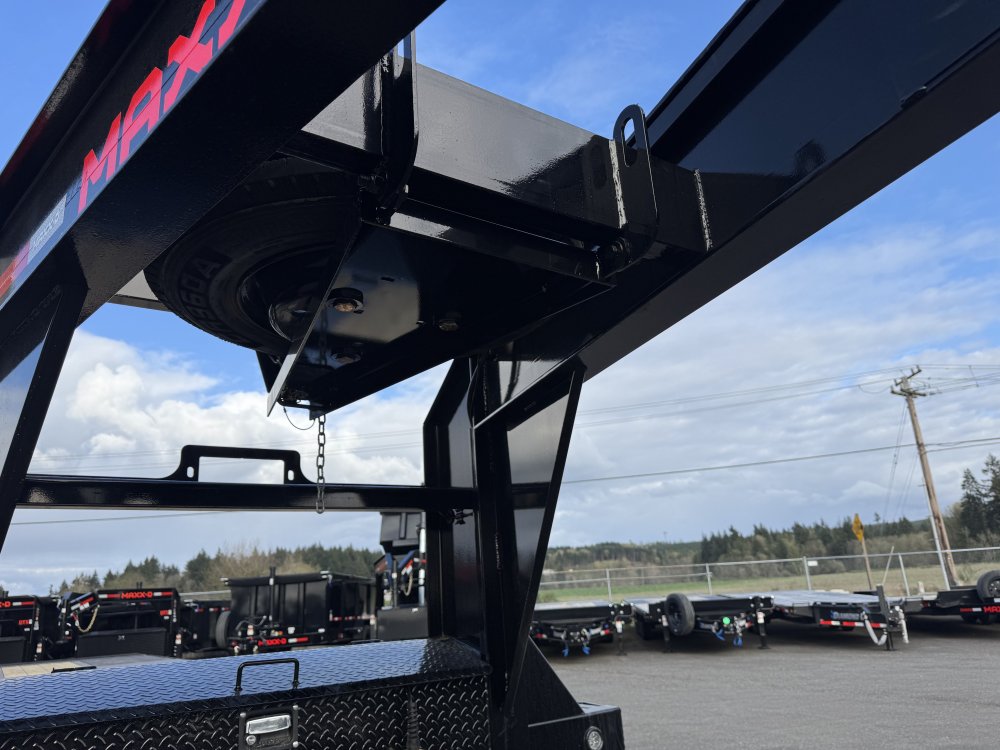 MAXX-D 8.5x32 25,990 Gooseneck