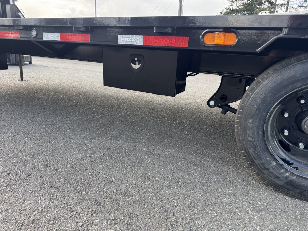 MAXX-D 8.5x32 25,990 Gooseneck