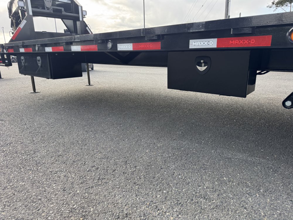 MAXX-D 8.5x32 25,990 Gooseneck