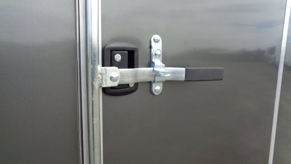 Mirage 8.5x20 9,900 Enclosed