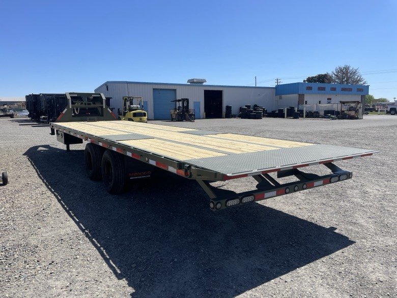 MAXX-D 8.5x30 25,000 Gooseneck