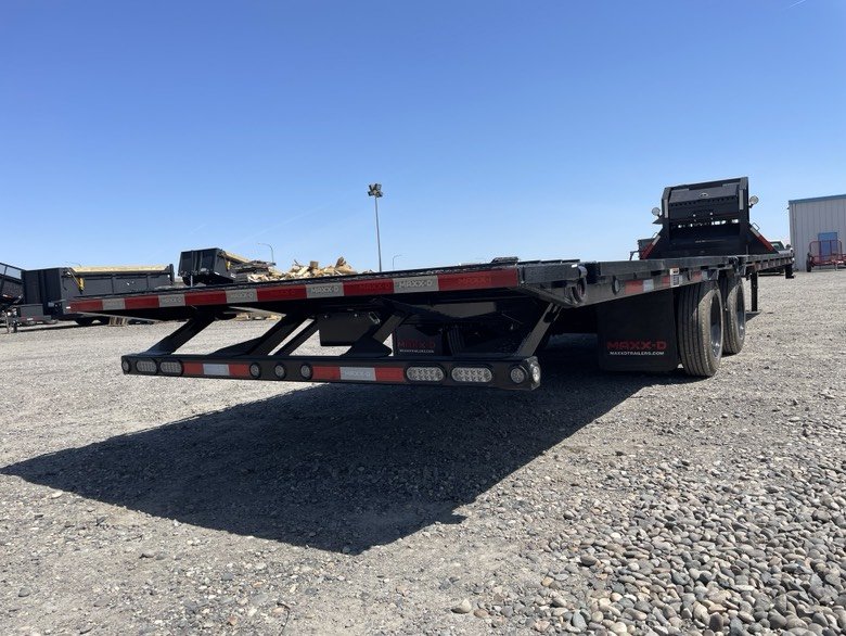 MAXX-D 8.5x32 30,000 Gooseneck