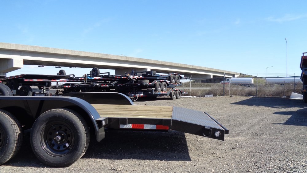 Versatile 7x18 7,000 Flatbed