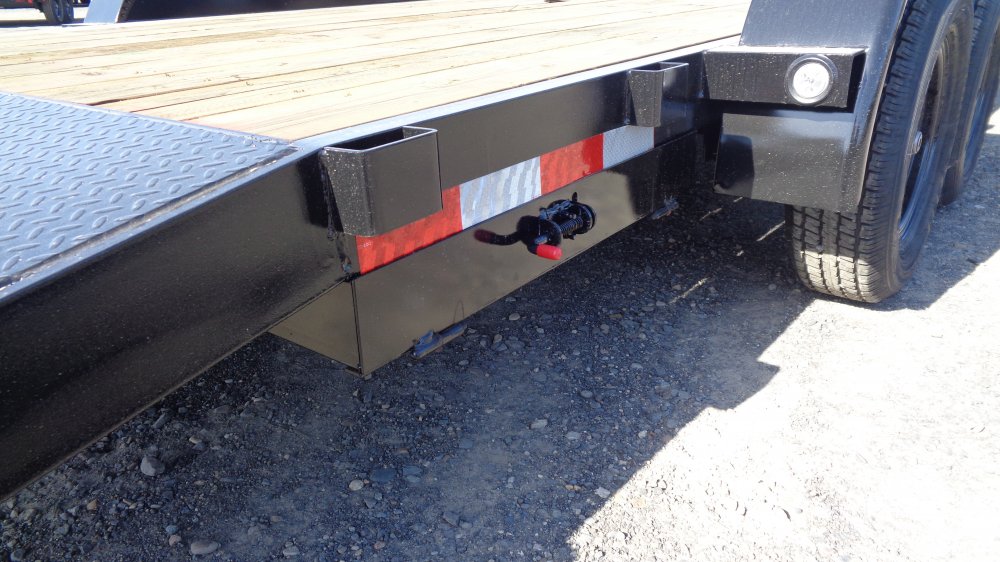 Versatile 7x18 7,000 Flatbed