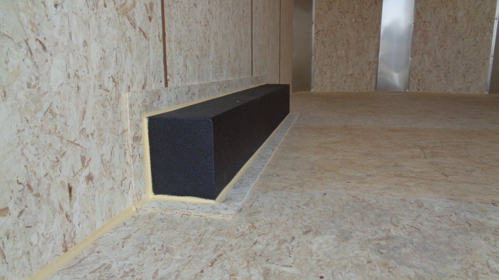 Mirage 8.5x16 9,900 Enclosed