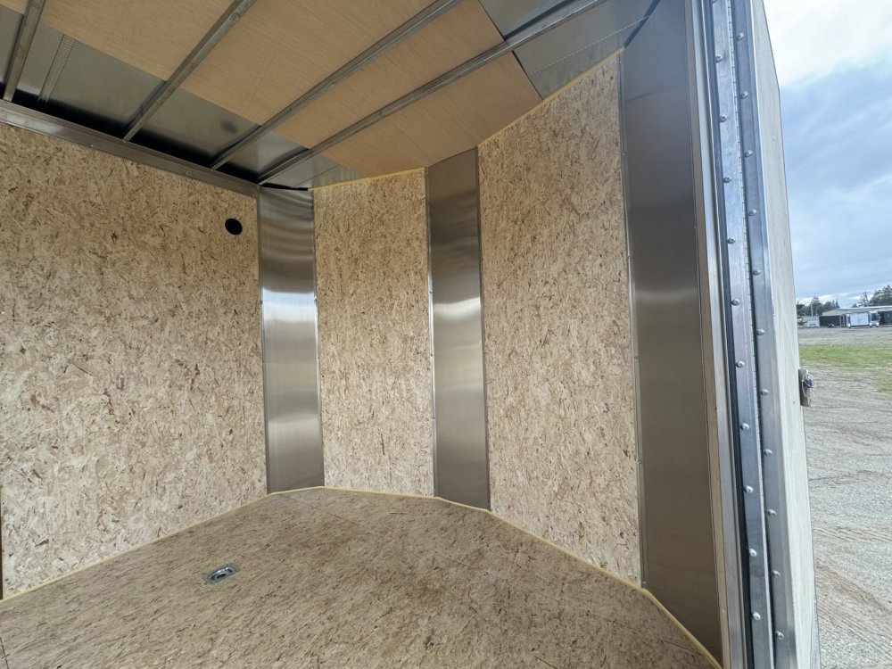TNT 8.5x20 9,900 Enclosed