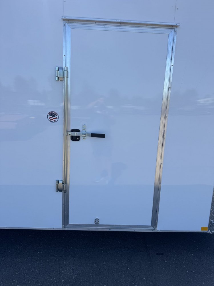 Mirage 8.5x24 9,900 Enclosed