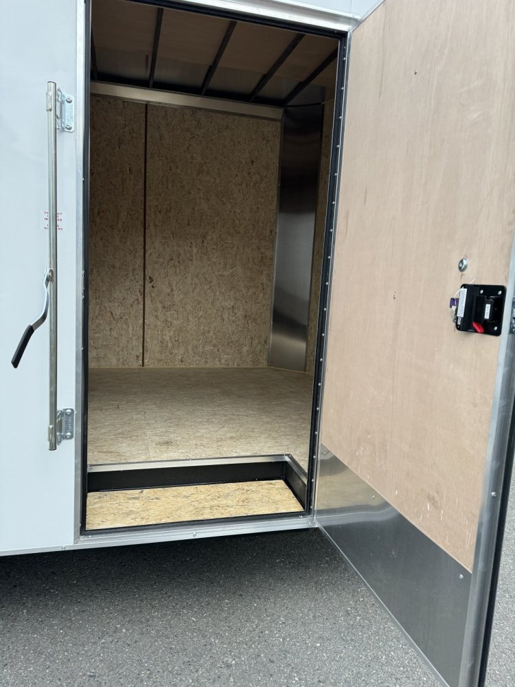 Mirage 8.5x16 9,900 Enclosed