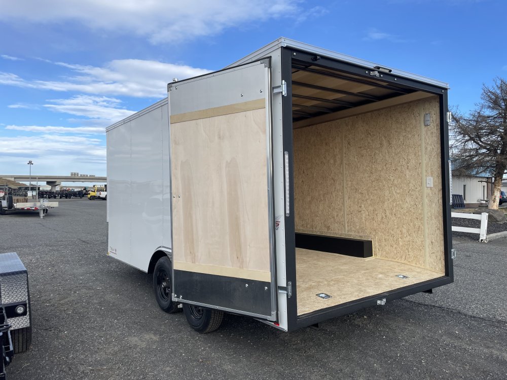 Mirage 8.5x16 9,900 Enclosed