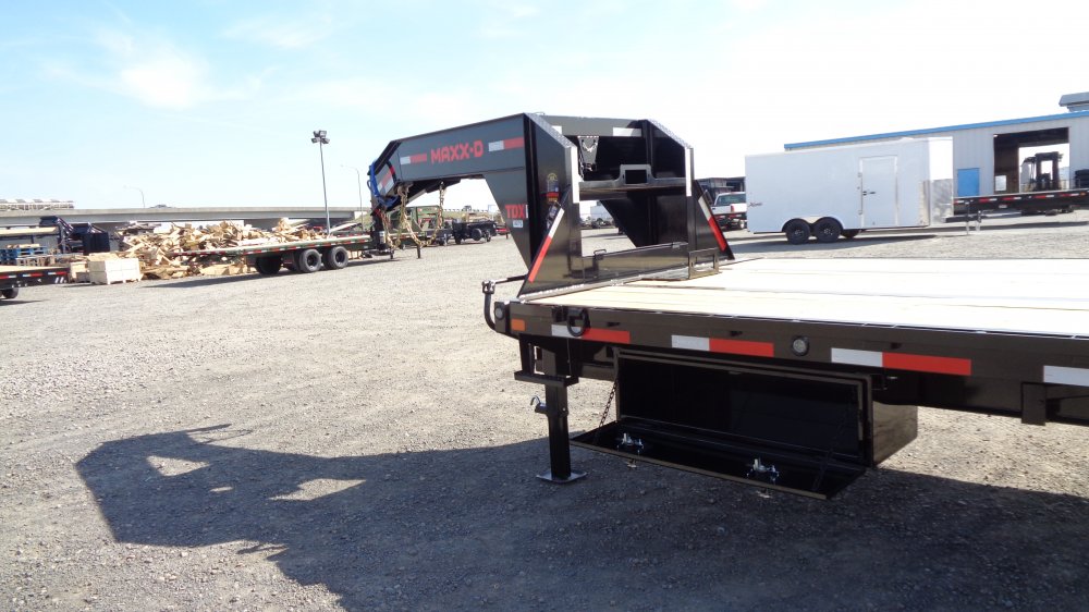 MAXX-D 8.5x30 25,000 Gooseneck