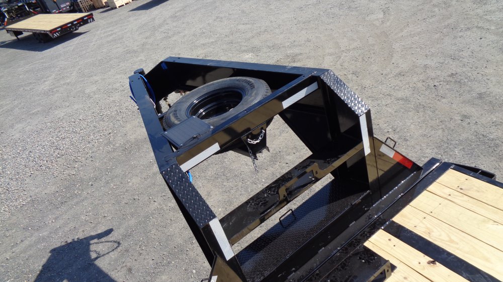 MAXX-D 8.5x30 25,000 Gooseneck