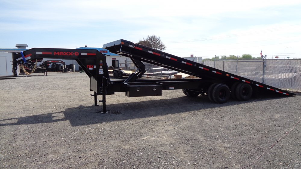 MAXX-D 8.5x30 25,000 Gooseneck
