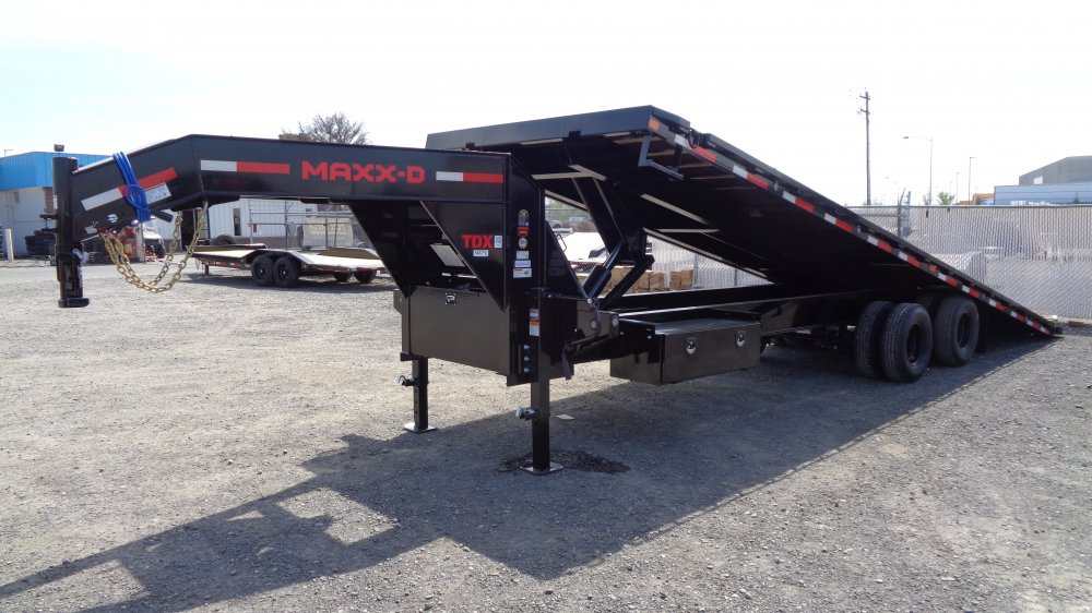 MAXX-D 8.5x30 25,000 Gooseneck