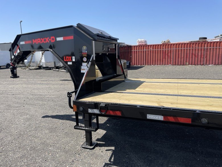 MAXX-D 8.5x35 30,000 Gooseneck