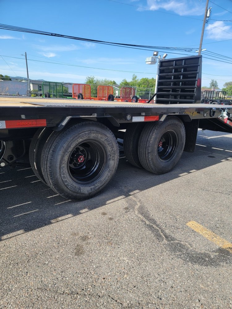 MAXX-D 8.5x30 25,000 Gooseneck