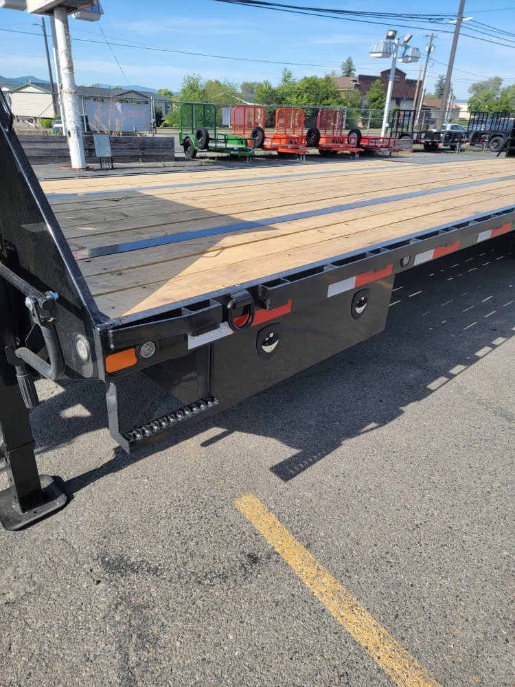 MAXX-D 8.5x30 25,000 Gooseneck