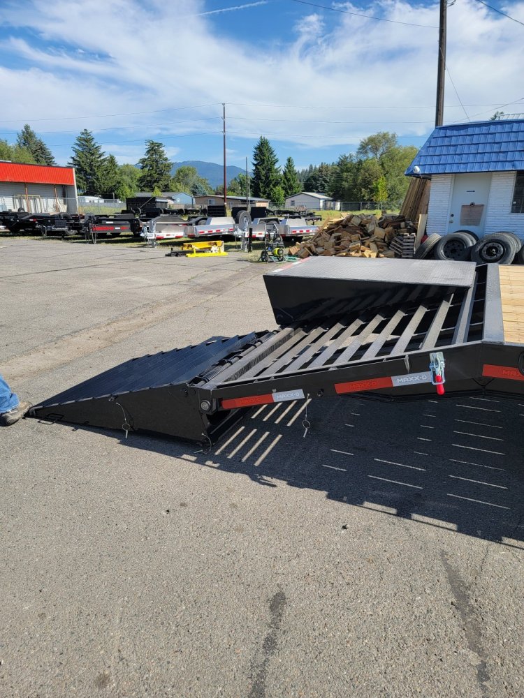 MAXX-D 8.5x30 25,000 Gooseneck