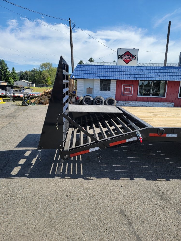MAXX-D 8.5x30 25,000 Gooseneck
