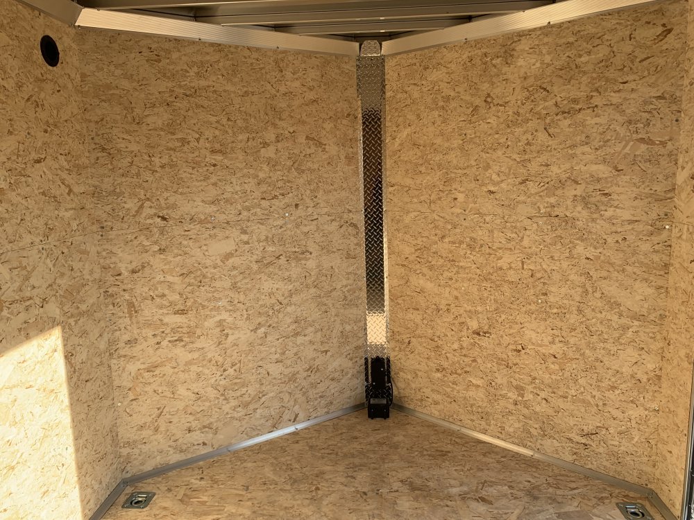 Xpress 8.5x16 7,000 Enclosed