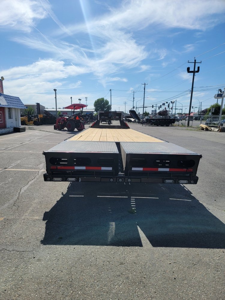 MAXX-D 8.5x30 18,000 Gooseneck