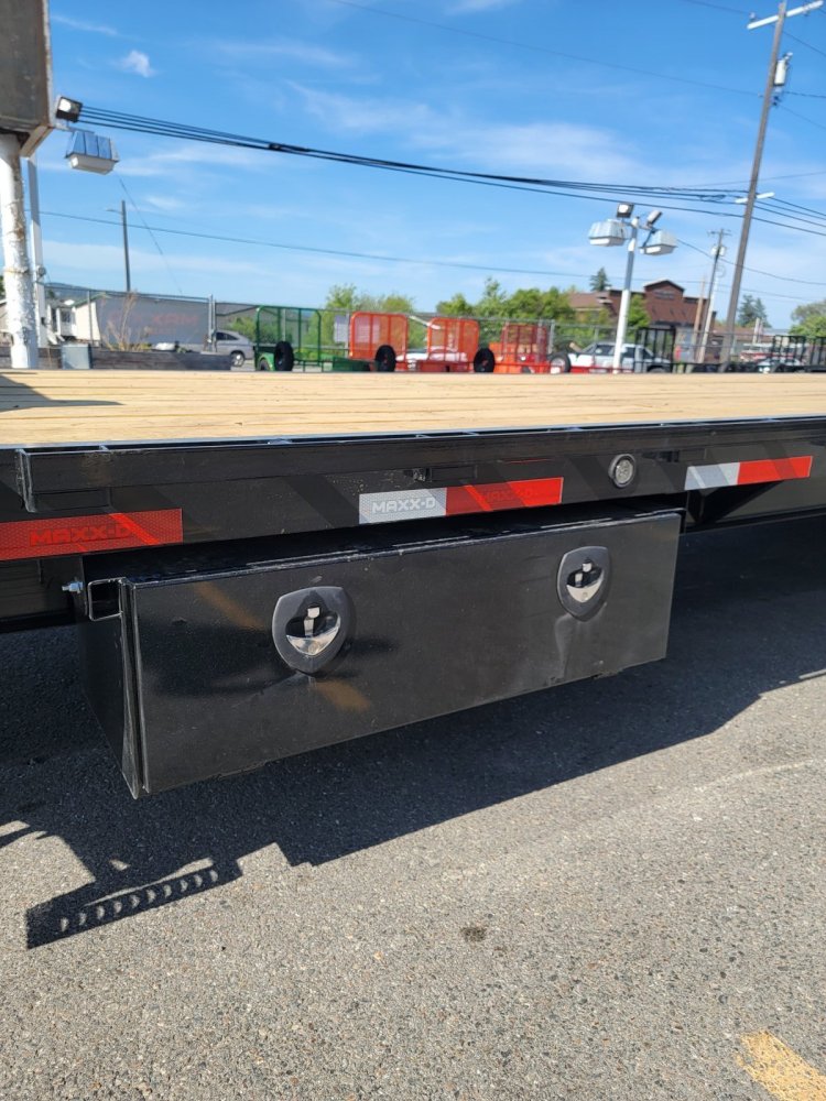 MAXX-D 8.5x30 18,000 Gooseneck