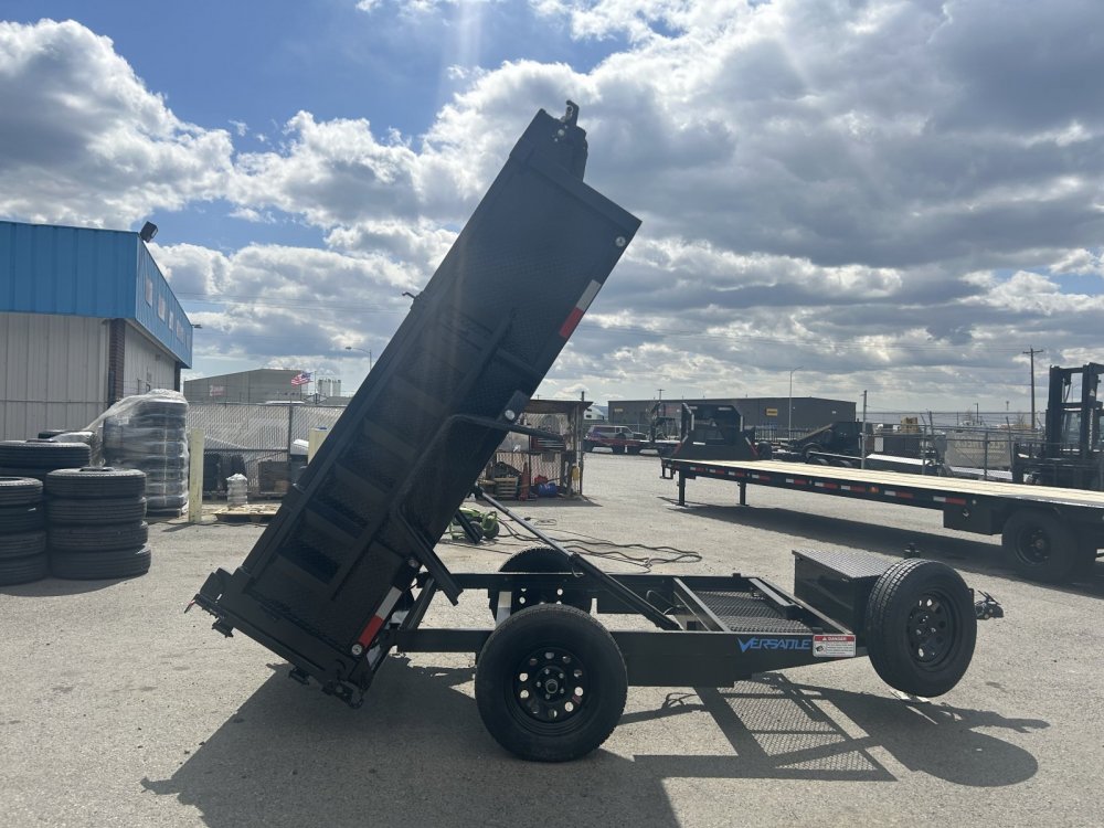 Versatile 5x8 5,200 Dump