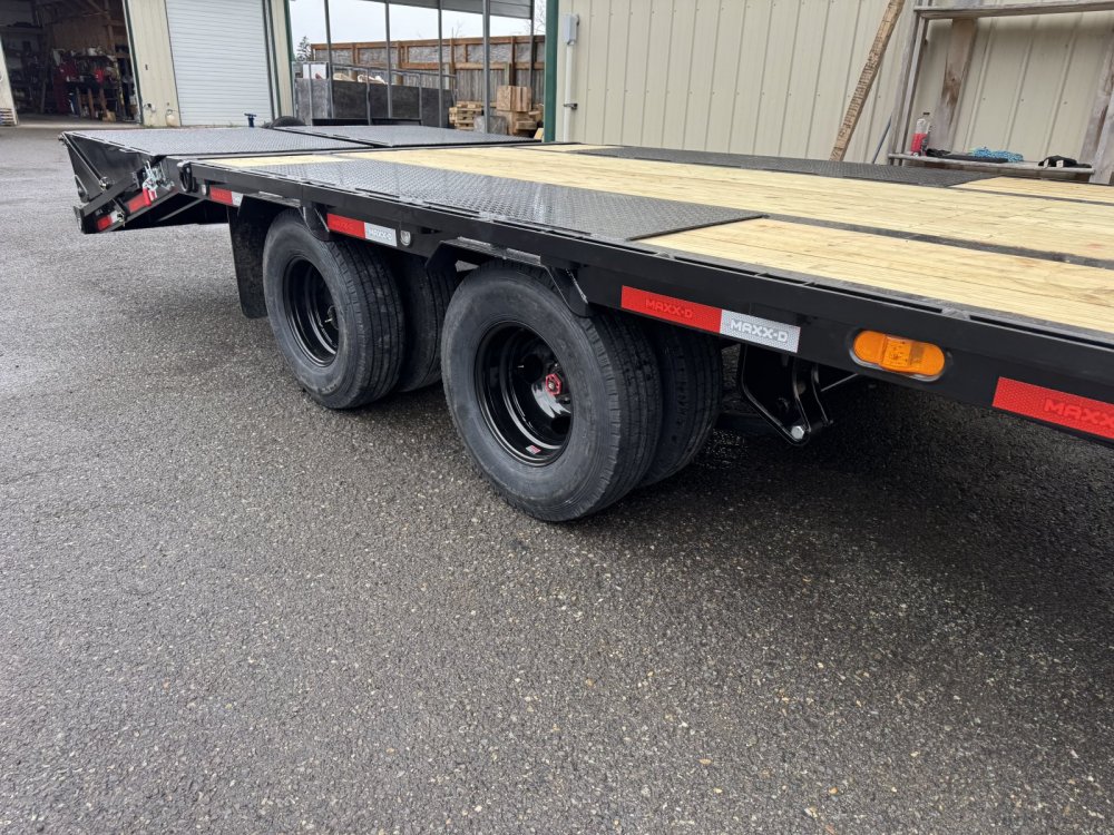 MAXX-D 8.5x25 24,000 Gooseneck