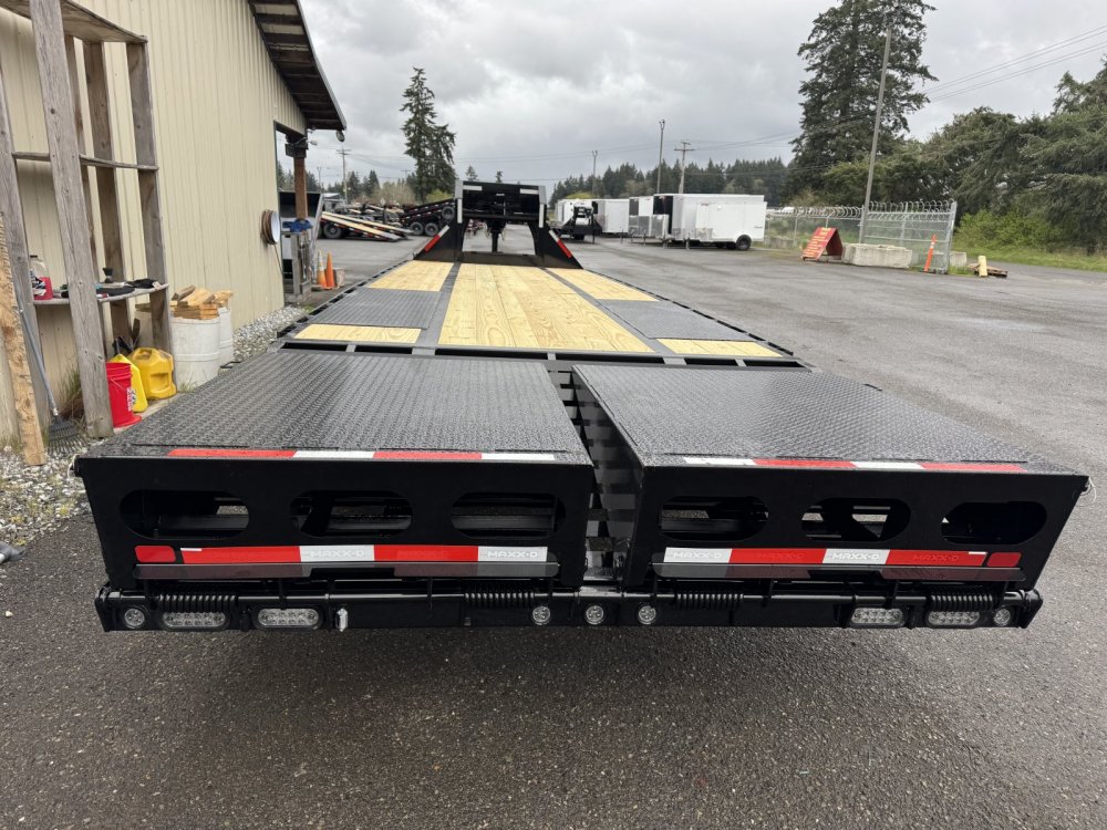 MAXX-D 8.5x25 24,000 Gooseneck