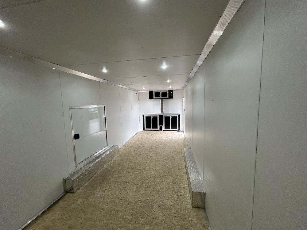 Xpress 8.5x24 9,990 Enclosed