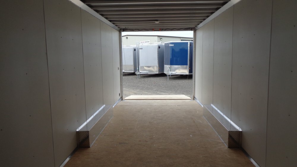 Xpress 8.5x24 Enclosed