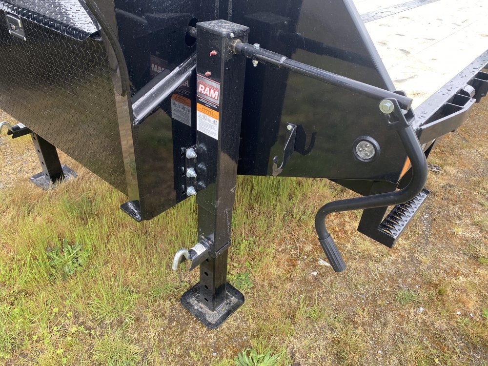 MAXX-D 8.5x30 25,000 Equipment