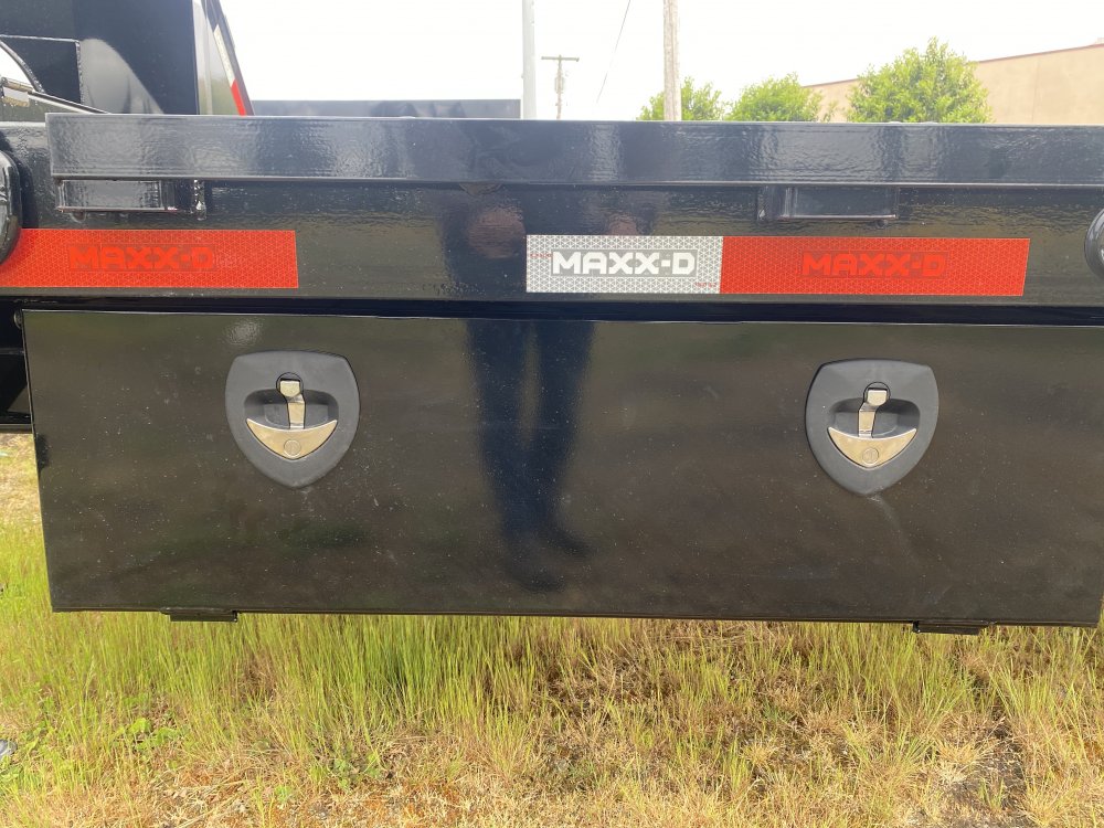 MAXX-D 8.5x30 25,000 Equipment