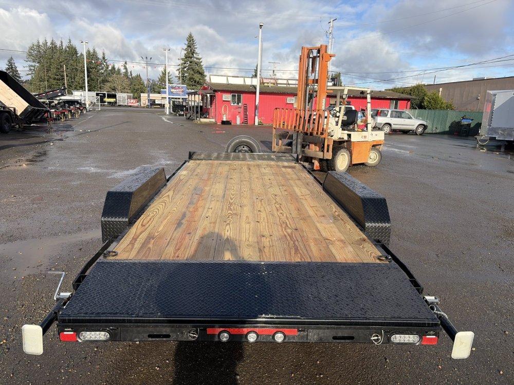 Maxx-D 7x18 7,000 Deck In-Between