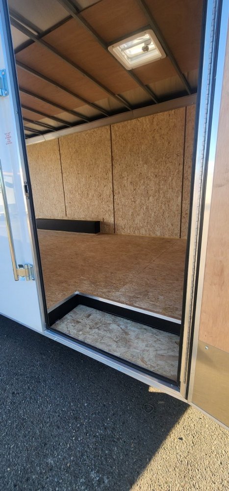 Mirage 8.5x20 Enclosed