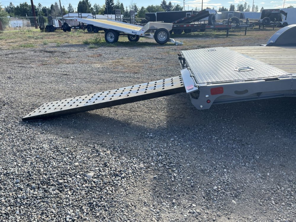 Diamond C 7x18 7,000 Car Hauler