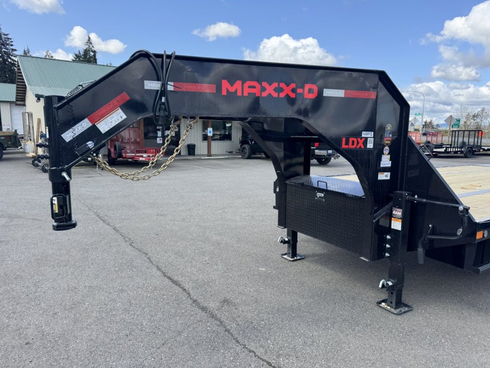 MAXX-D 8.5x30 24,000 Gooseneck