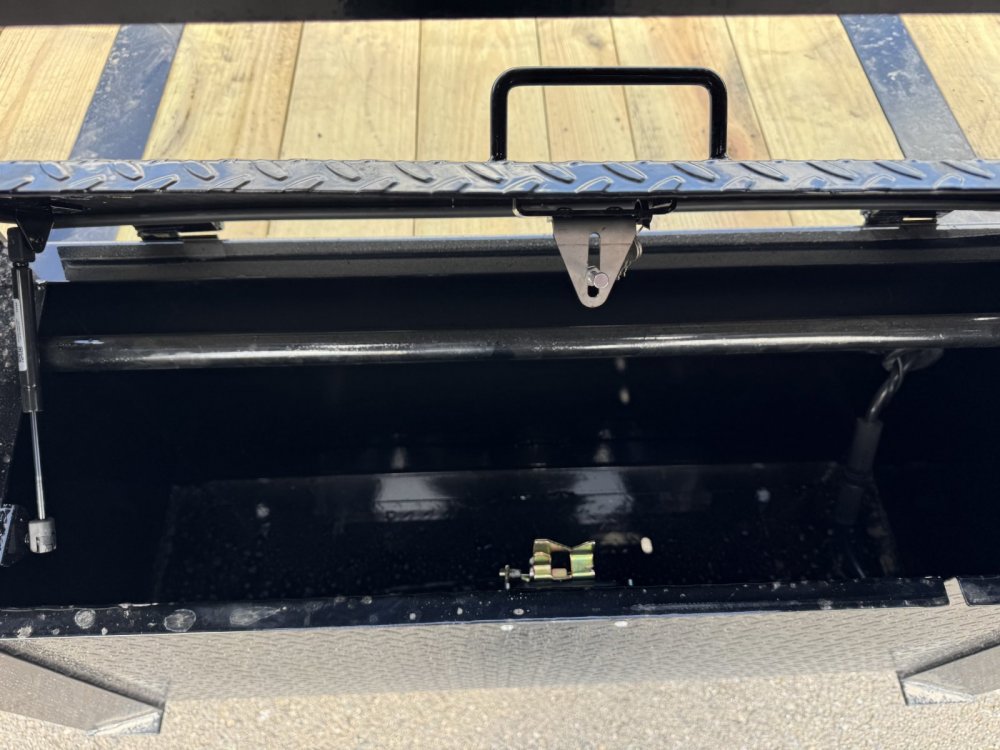 MAXX-D 8.5x30 24,000 Gooseneck
