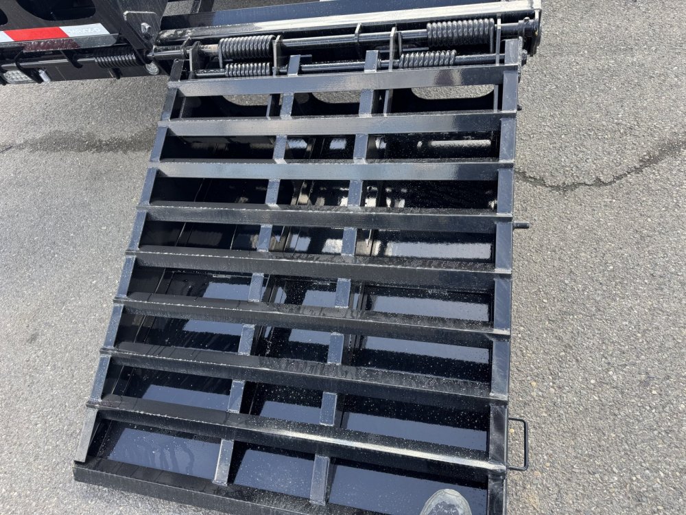 MAXX-D 8.5x30 24,000 Gooseneck