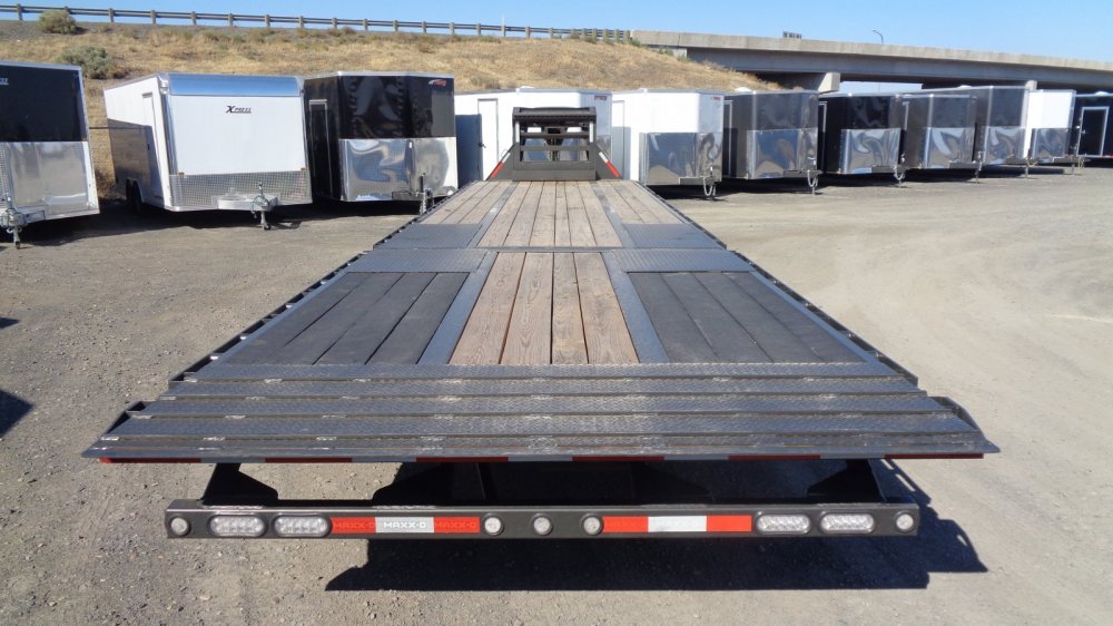 MAXX-D 8.5x36 30,000 Gooseneck