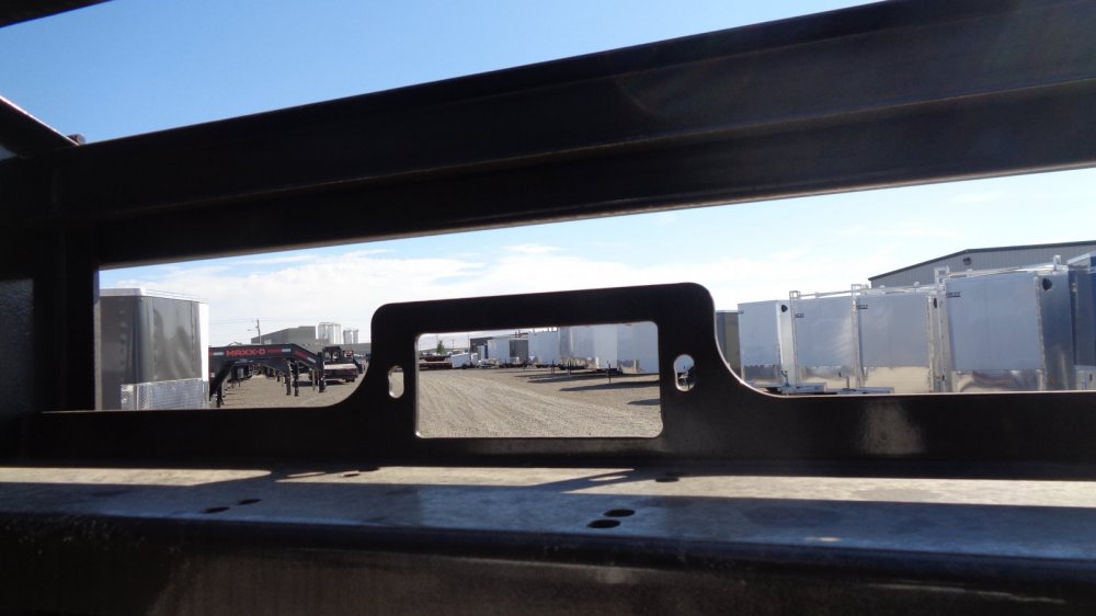 MAXX-D 8.5x36 30,000 Gooseneck