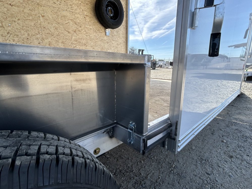 Xpress 8.5x24 9,990 Enclosed