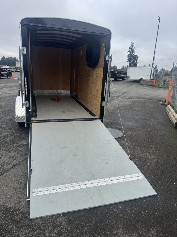 Interstate 6x12 7,000 Enclosed