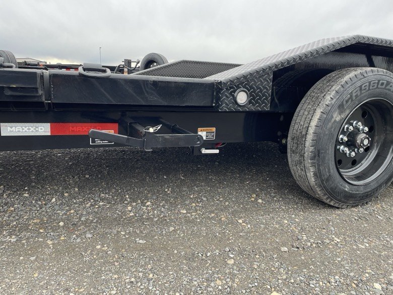 MAXX-D 8.5x24 17,500 Tilt