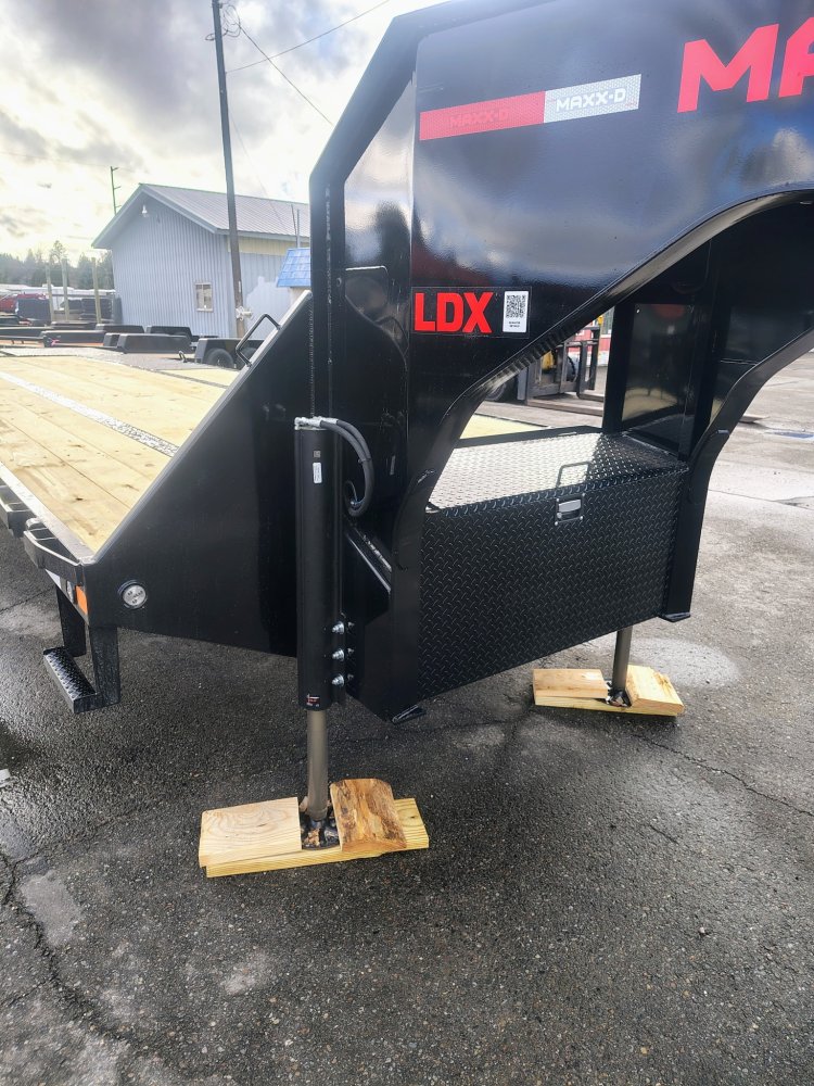 Maxx-D 8.5x30 30,000 Gooseneck