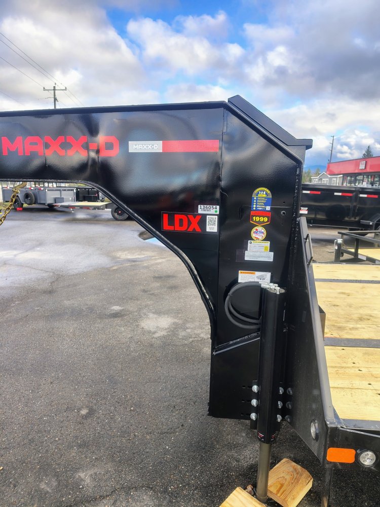 Maxx-D 8.5x30 30,000 Gooseneck